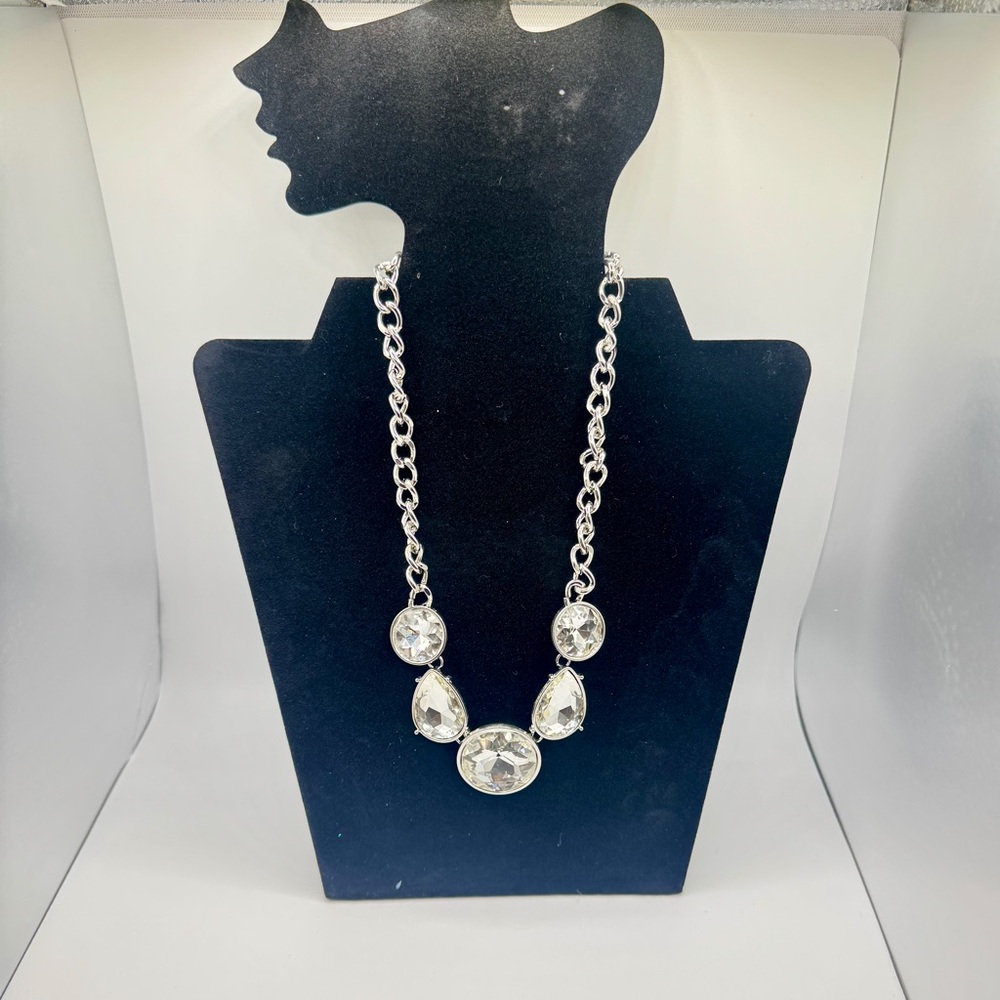 Paparazzi Silver and Crystal Necklace Set